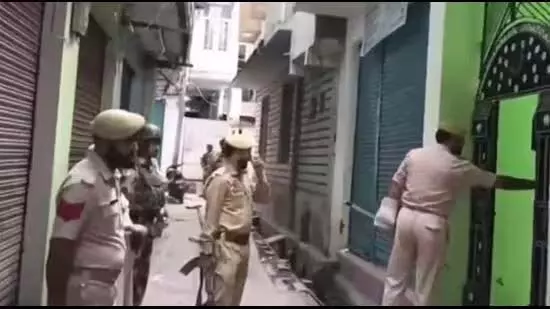 Jammu : आतंकवाद के खिलाफ कार्रवाई किश्तवाड़ में 26 घरों की तलाशी Jammu : आतंकवाद के खिलाफ कार्रवाई किश्तवाड़ में 26 घरों की तलाशी