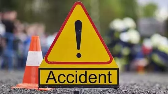 चेंबूर में बाइक की टक्कर से मोटरसाइकिल सवार की मौत चेंबूर में बाइक की टक्कर से मोटरसाइकिल सवार की मौत