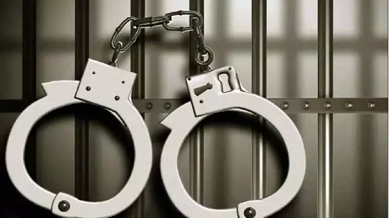Panaji पुलिस ने 200 रुपये के बाइक किराए के विवाद में मारपीट के मामले में दो लोगों को गिरफ्तार किया Panaji पुलिस ने 200 रुपये के बाइक किराए के विवाद में मारपीट के मामले में दो लोगों को गिरफ्तार किया