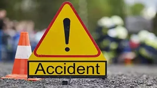चेंबूर में मोटरसाइकिल चालक की कथित तौर पर एक अन्य बाइक से टक्कर होने से मौत चेंबूर में मोटरसाइकिल चालक की कथित तौर पर एक अन्य बाइक से टक्कर होने से मौत