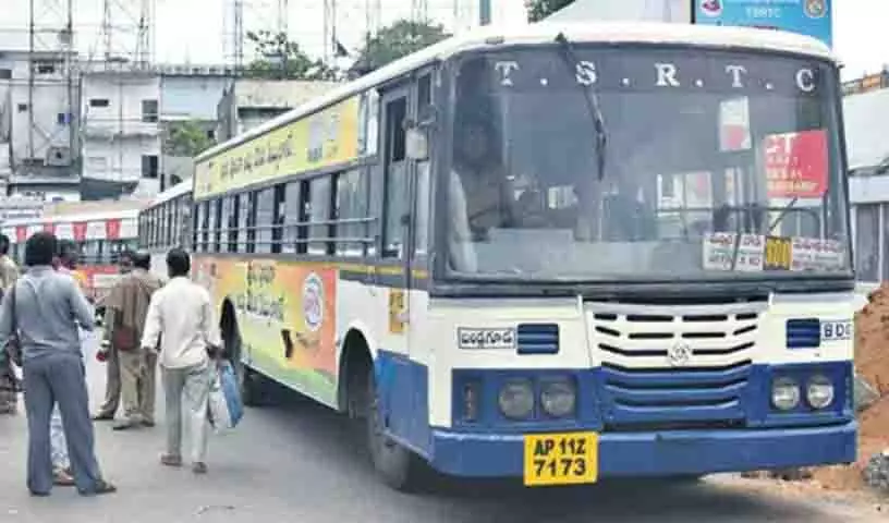 रक्षाबंधन के लिए TGSRTC चलाएगी विशेष बसें, त्योहारी किराया डेढ़ गुना तक रक्षाबंधन के लिए TGSRTC चलाएगी विशेष बसें, त्योहारी किराया डेढ़ गुना तक
