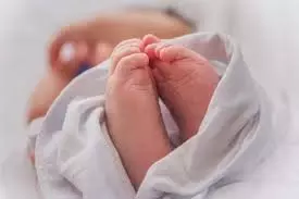 गांदरबल में एम्बुलेंस में महिला ने दिया बच्चे को जन्म, माँ-बच्चा स्वस्थ गांदरबल में एम्बुलेंस में महिला ने दिया बच्चे को जन्म, माँ-बच्चा स्वस्थ