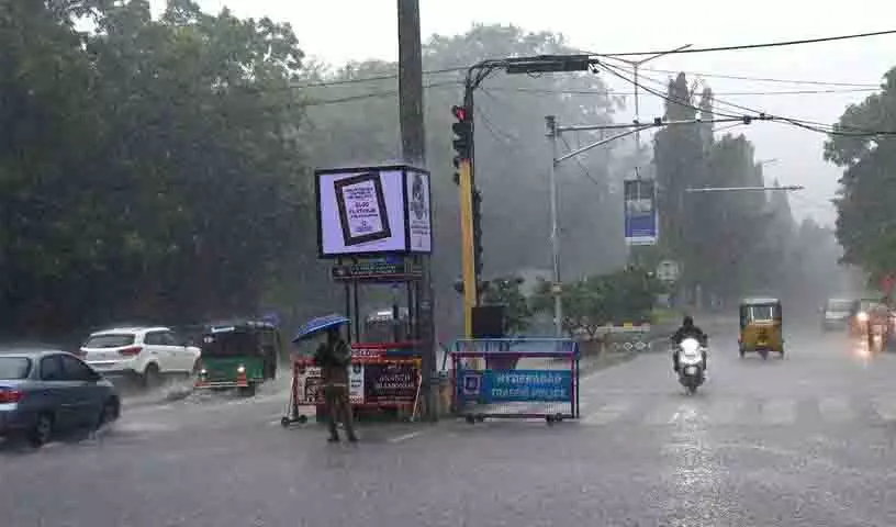 Hyderabad में आज हल्की बारिश और गरज के साथ छींटे पड़ने की संभावना Hyderabad में आज हल्की बारिश और गरज के साथ छींटे पड़ने की संभावना