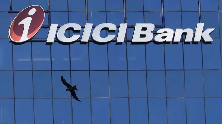 RBI ने नियामक उल्लंघनों के लिए ICICI बैंक पर ₹75 लाख का जुर्माना लगाया RBI ने नियामक उल्लंघनों के लिए ICICI बैंक पर ₹75 लाख का जुर्माना लगाया