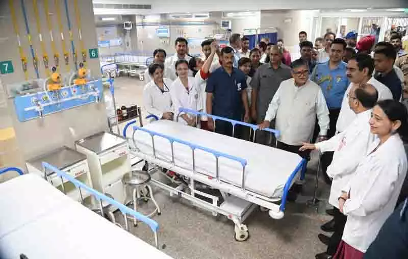 Kataria ने सेक्टर 32 अस्पताल में इमरजेंसी और ट्रॉमा ब्लॉक का उद्घाटन किया Kataria ने सेक्टर 32 अस्पताल में इमरजेंसी और ट्रॉमा ब्लॉक का उद्घाटन किया
