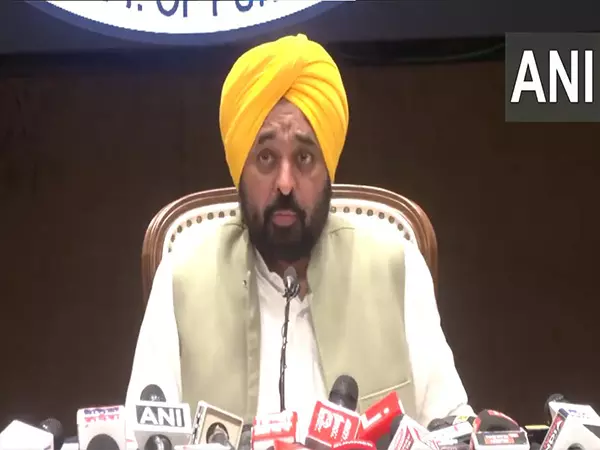 कुलगाम शहीदों के परिवारों को 1 करोड़ की सहायता: पंजाब CM कुलगाम शहीदों के परिवारों को 1 करोड़ की सहायता: पंजाब CM