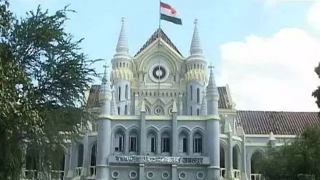 MP हाई कोर्ट ने अधिक आयु वाले उम्मीदवारों को आवेदन की अनुमति दी MP हाई कोर्ट ने अधिक आयु वाले उम्मीदवारों को आवेदन की अनुमति दी