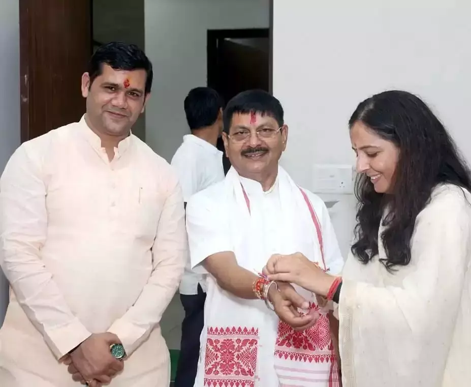 Gurugram: भाजपा संगठन मंत्री को महिला कार्यकर्ताओं का राखी स्नेह Gurugram: भाजपा संगठन मंत्री को महिला कार्यकर्ताओं का राखी स्नेह