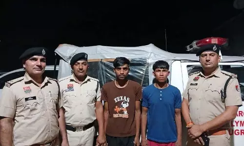 युवक हत्या मामले में दो गिरफ्तार, शव स्कूल शौचालय में छिपाया युवक हत्या मामले में दो गिरफ्तार, शव स्कूल शौचालय में छिपाया