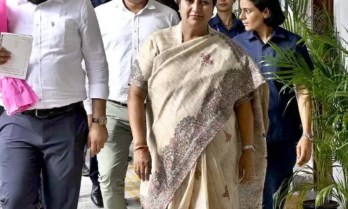 सीएम और आतिशी के बीच तीखी बहस के बीच विधानसभा ने जीएसटी संशोधन विधेयक पारित किया सीएम और आतिशी के बीच तीखी बहस के बीच विधानसभा ने जीएसटी संशोधन विधेयक पारित किया