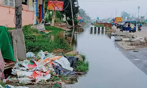 Haryana : समालखा में एनएच-44 की सर्विस लेन पर लगातार जलभराव Haryana : समालखा में एनएच-44 की सर्विस लेन पर लगातार जलभराव