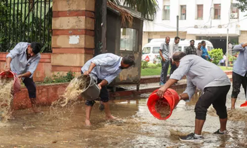 दिल्ली-एनसीआर में भारी बारिश से जलभराव, कई फ्लाइट स्थगित