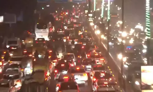 मरम्मत कार्य के कारण मुंब्रा-खारेगांव से ठाणे-घोड़बंदर मार्ग पर भारी ट्रैफिक जाम