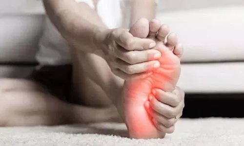Health: पैरों में जलन हो रही है, इसे नजरअंदाज न करें