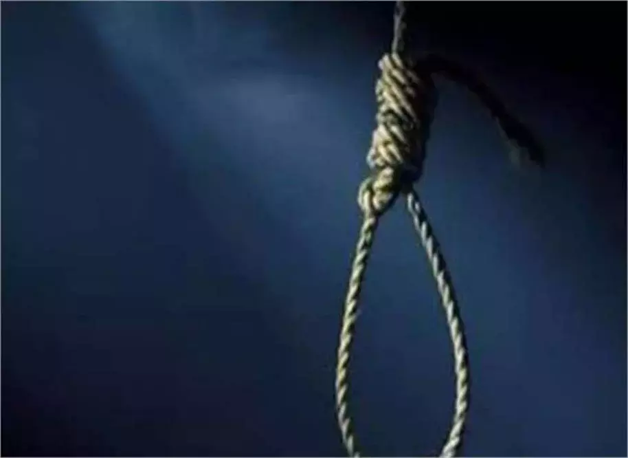 Sheopur: जंगल में पेड़ से लटका मिला ट्रक ड्राइवर का शव, इलाके में सनसनी
