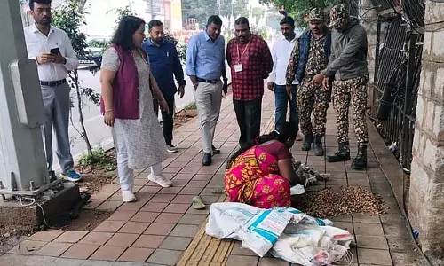 बेंगलुरु: BBMP का अतिक्रमण हटाने का अभियान जारी, कई जगहों पर कर्मचारी तैनात बेंगलुरु: BBMP का अतिक्रमण हटाने का अभियान जारी, कई जगहों पर कर्मचारी तैनात