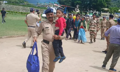 ऑपरेशन धराली: राहत बचाव कार्य जारी, आपदाग्रस्त क्षेत्रों में फंसे लोगों को किया जा रहा एयरलिफ्ट