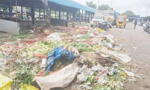 Karnataka : बाजार में धुएँ की गंध आ रही है Karnataka : बाजार में धुएँ की गंध आ रही है