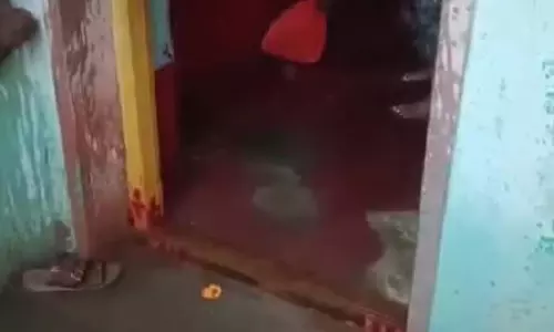 Karnataka : घरों में घुस रहा सीवेज का पानी