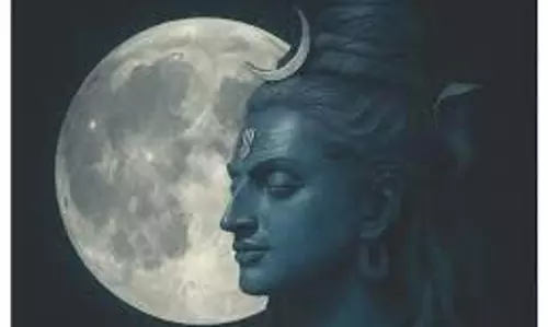 Sawan Purnima 2025:सावन पूर्णिमा पर ऐसे करें भगवान शिव की पूजा, मिलेगी विशेष कृपा Sawan Purnima 2025:सावन पूर्णिमा पर ऐसे करें भगवान शिव की पूजा, मिलेगी विशेष कृपा