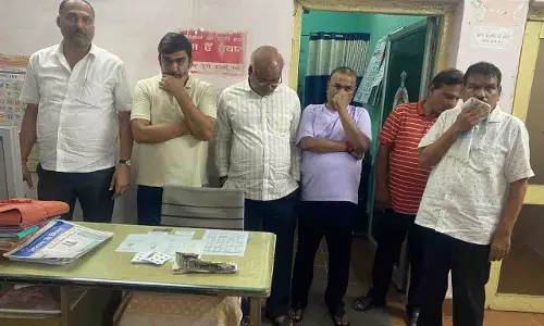 होटल महिन्द्रा से सटे गली में 6 जुआरी गिरफ्तार होटल महिन्द्रा से सटे गली में 6 जुआरी गिरफ्तार