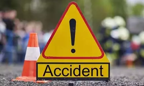 बस को ओवरटेक करते समय हुई दुर्घटना में पीछे बैठे व्यक्ति की मौत बस को ओवरटेक करते समय हुई दुर्घटना में पीछे बैठे व्यक्ति की मौत