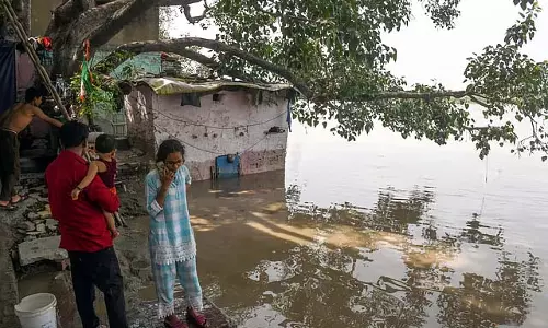 रात से भारी बारिश: आज नई दिल्ली में रेड अलर्ट