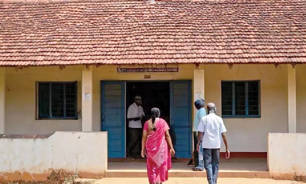 Andhra: केंद्र ने पंचायत निधि जारी न करने पर आंध्र प्रदेश सरकार से सवाल किया