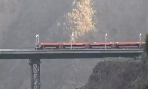 पहली मालगाड़ी अनंतनाग पहुंची, USBRL के बनिहाल-कटरा खंड की ऐतिहासिक शुरुआत पहली मालगाड़ी अनंतनाग पहुंची, USBRL के बनिहाल-कटरा खंड की ऐतिहासिक शुरुआत