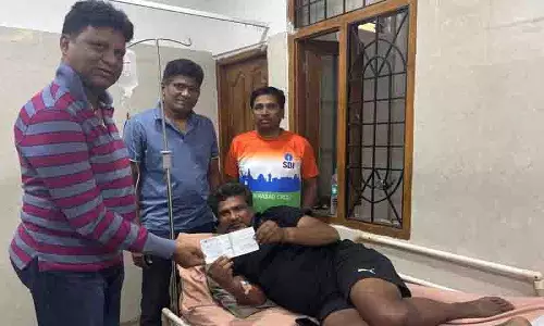 Telangana फुटबॉल एसोसिएशन ने घायल रेफरी को चिकित्सा सहायता प्रदान की Telangana फुटबॉल एसोसिएशन ने घायल रेफरी को चिकित्सा सहायता प्रदान की