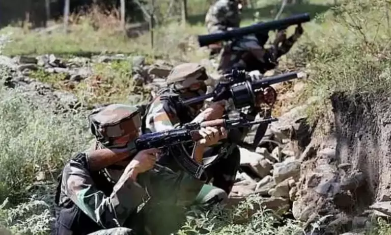 Arunachal में असम राइफल्स कैंप पर उग्रवादियों का हमला Arunachal में असम राइफल्स कैंप पर उग्रवादियों का हमला