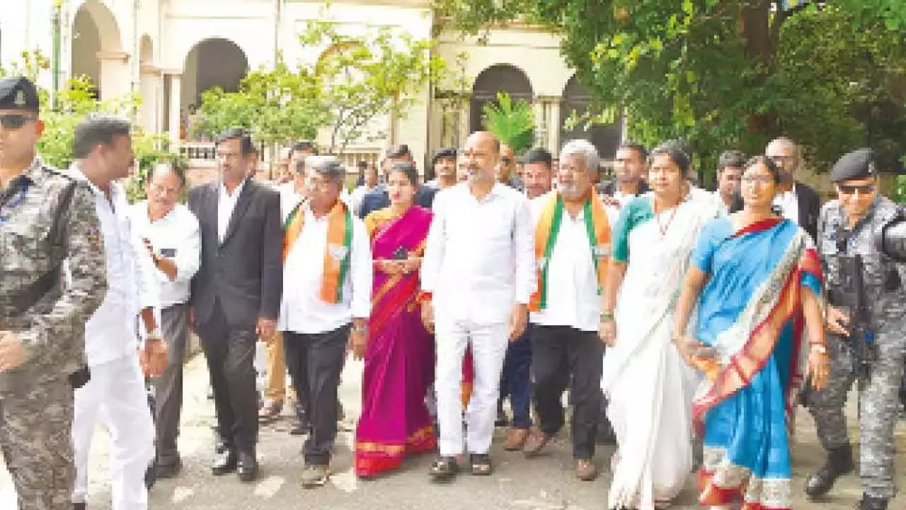 Telangana: बांदी ने जासूसी मामले की CBI जांच की मांग की