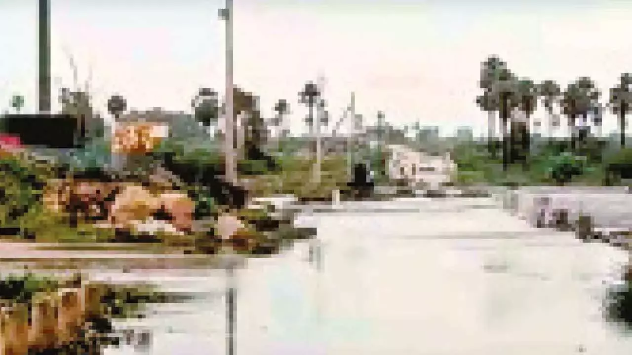 Telangana: भारी बारिश के बाद मूसी नदी उफान पर Telangana: भारी बारिश के बाद मूसी नदी उफान पर