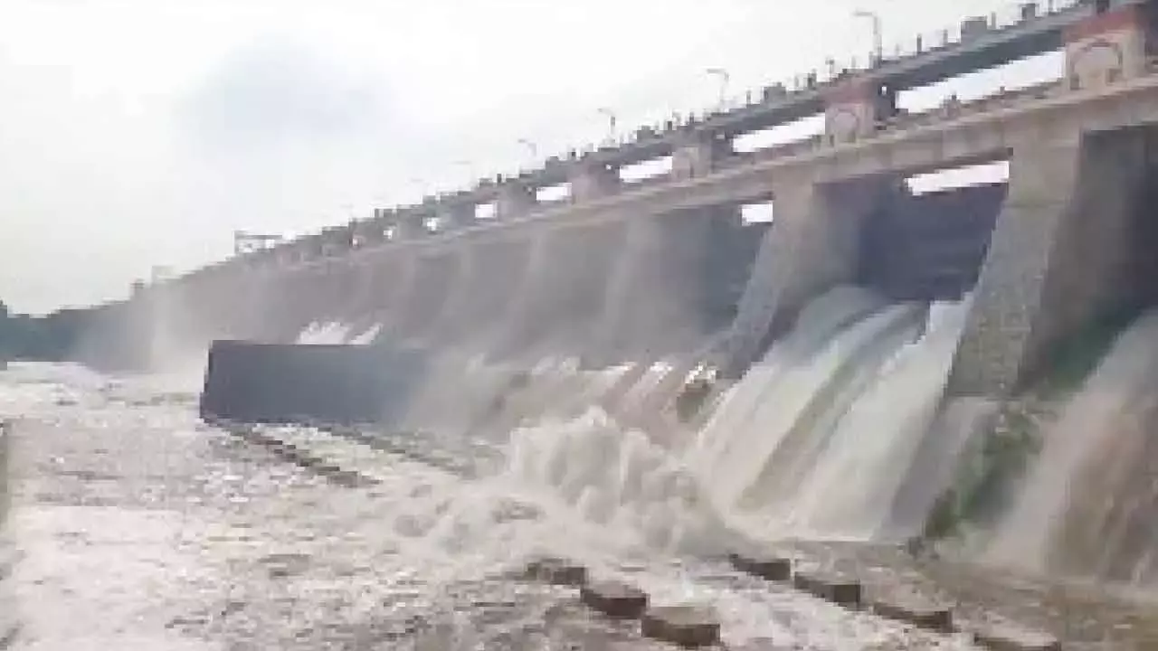 Telangana: मूसी परियोजना के गेट खोलकर 1,200 क्यूसेक पानी छोड़ा गया Telangana: मूसी परियोजना के गेट खोलकर 1,200 क्यूसेक पानी छोड़ा गया