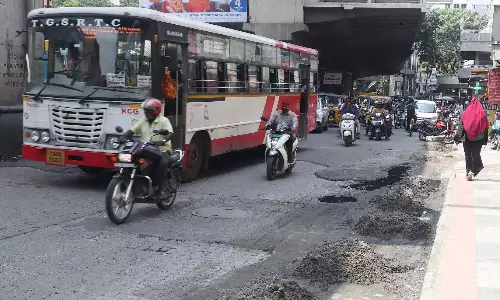 Hyderabad के अलिखित यातायात नियम अराजकता को बढ़ावा