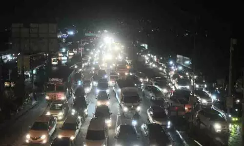 मूसलाधार बारिश और त्योहारी भीड़ से Mohali में जाम मूसलाधार बारिश और त्योहारी भीड़ से Mohali में जाम