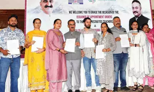 Sukhu ने 312 ड्राइंग अध्यापकों को नियुक्ति पत्र सौंपे