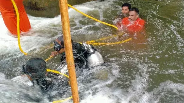 कोयम्बटूर के छात्र की भंवर से मौत; चित्तूर नदी में नेवेली रेजिडेंट की तलाश जारी कोयम्बटूर के छात्र की भंवर से मौत; चित्तूर नदी में नेवेली रेजिडेंट की तलाश जारी