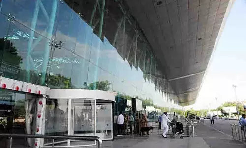 Amritsar हवाई अड्डे की पार्किंग में अधिक शुल्क वसूलने के आरोप सामने आए Amritsar हवाई अड्डे की पार्किंग में अधिक शुल्क वसूलने के आरोप सामने आए