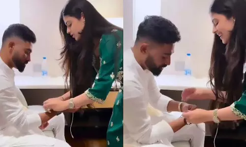 जनाई भोसले ने सिराज को राखी बांधी, डेटिंग अफवाहें खारिज जनाई भोसले ने सिराज को राखी बांधी, डेटिंग अफवाहें खारिज