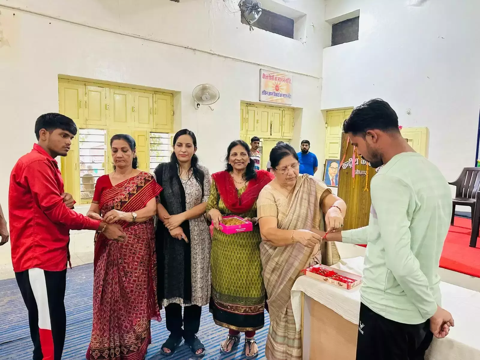 Jodhpur: रक्षाबंधन पर बेसहारों के चेहरों पर खिला मुस्कान Jodhpur: रक्षाबंधन पर बेसहारों के चेहरों पर खिला मुस्कान