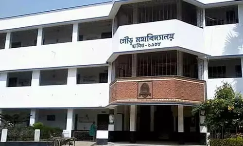 150 रुपये हुए 15 हजार, छात्रों का विरोध 150 रुपये हुए 15 हजार, छात्रों का विरोध