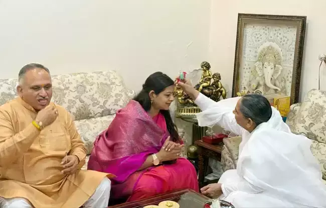 Sonipat: रक्षाबंधन पर एकता का संदेश देती ब्रह्मकुमारियां Sonipat: रक्षाबंधन पर एकता का संदेश देती ब्रह्मकुमारियां