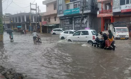 Sonipat: बारिश से सोनीपत में त्योहार और ट्रैफिक पर असर