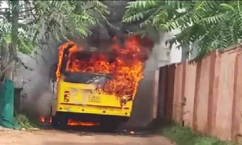 ओडिशा के झारसुगुड़ा में बस में लगी आग, यहां पढ़ें पूरी जानकारी