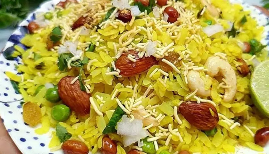 Dry Fruits Poha : स्वाद और सेहत दोनों मामलों में हिट Dry Fruits Poha : स्वाद और सेहत दोनों मामलों में हिट