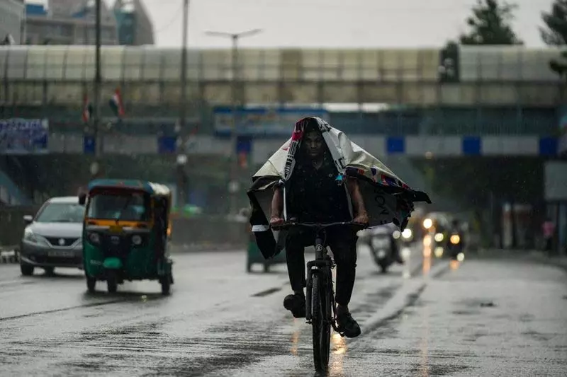 खराब मौसम के कारण दिल्ली हवाई अड्डे पर 300 से अधिक उड़ानें विलंबित खराब मौसम के कारण दिल्ली हवाई अड्डे पर 300 से अधिक उड़ानें विलंबित