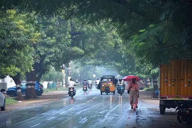 Tamil Nadu : अगले 2 घंटों तक 16 जिलों में बारिश Tamil Nadu : अगले 2 घंटों तक 16 जिलों में बारिश