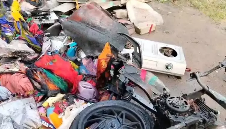 अंगुल में गैस सिलेंडर विस्फोट में तीन की हालत गंभीर अंगुल में गैस सिलेंडर विस्फोट में तीन की हालत गंभीर