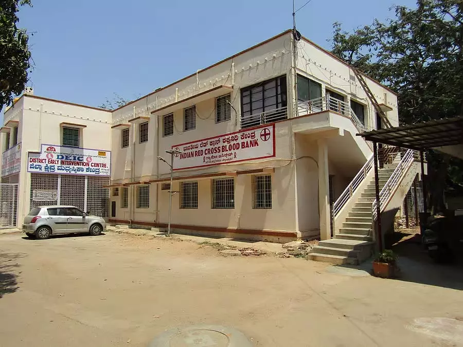 एक लाख यूनिट रक्त एकत्रित; रेड क्रॉस की उपलब्धि एक लाख यूनिट रक्त एकत्रित; रेड क्रॉस की उपलब्धि